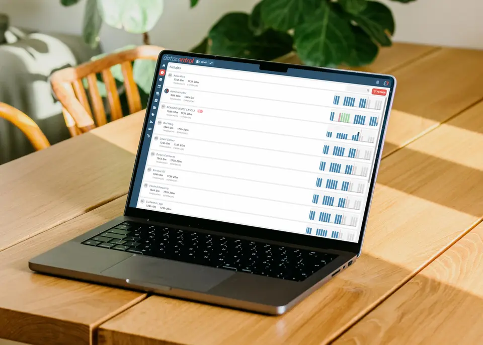 Macbook con DataControl fichaje digital